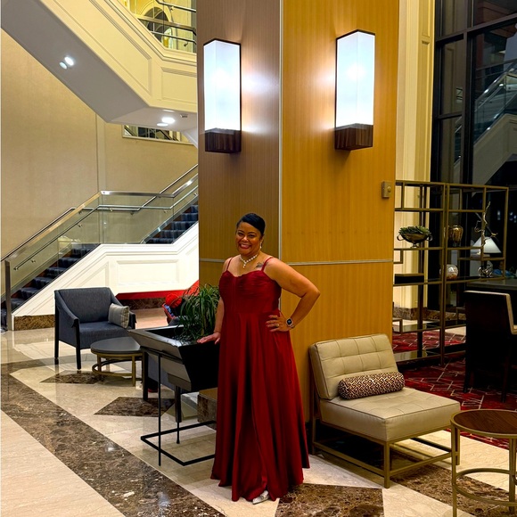 Meet your Posher, Nikima - Picture 1 of 3